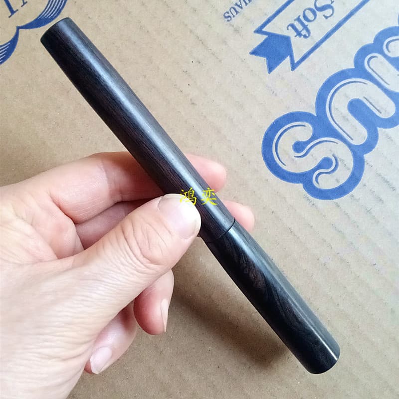 【重厚な輝き】黒檀木製万年筆 - 伝統工芸 蒔絵風仕上げ